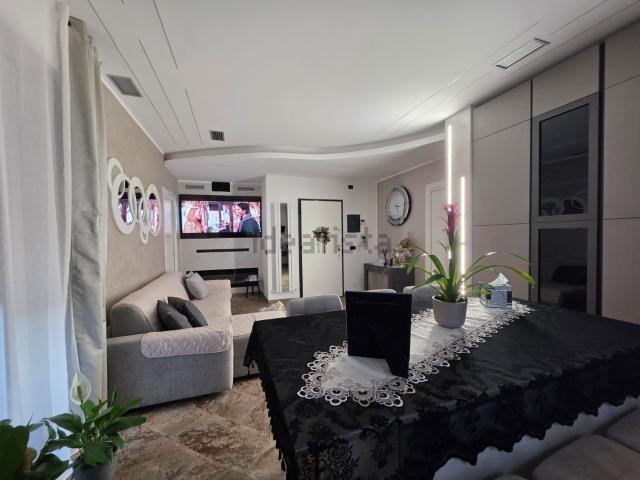 Appartamento in vendita di 118 m² in Viale Guglielmo Marconi, 40