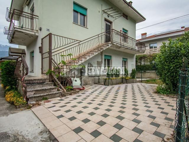 Appartamento in vendita di 118 m² in Viale Stazione, 14