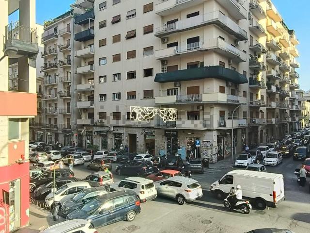 Appartamento in vendita di 118 m² in Corso Camillo Finocchiaro Aprile, 179