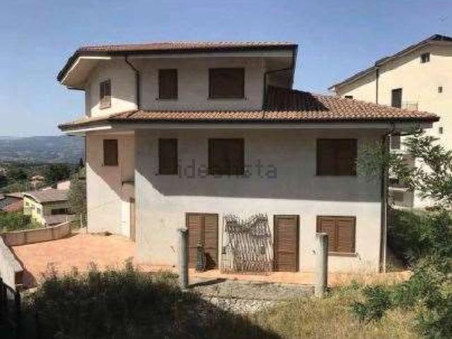 Appartamento in vendita di 118 m² in Lungomare G. Matteotti