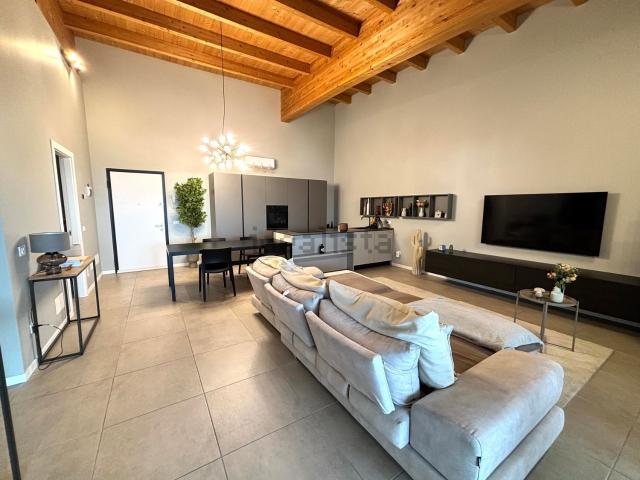 Appartamento in vendita di 118 m² in Strada Dosso del Corso, 4