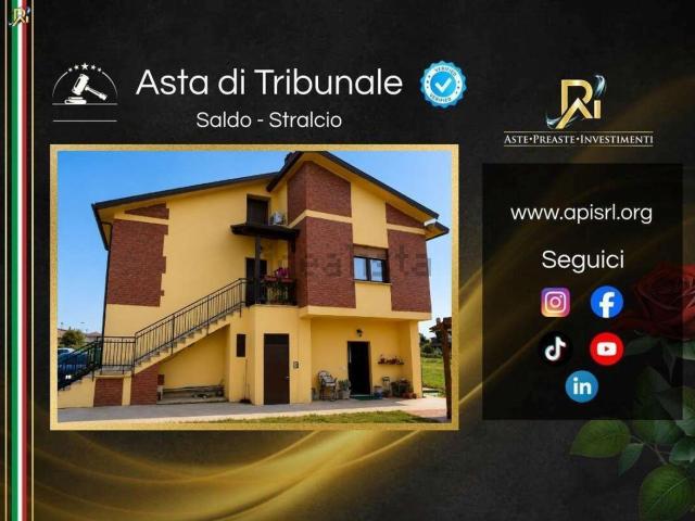 Appartamento in vendita di 119 m² in Via Cornete