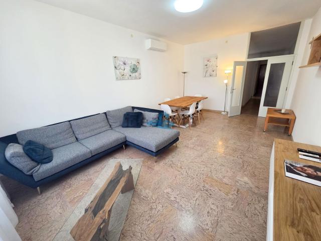 Appartamento in vendita di 119 m² in Via Girolamo Rossi