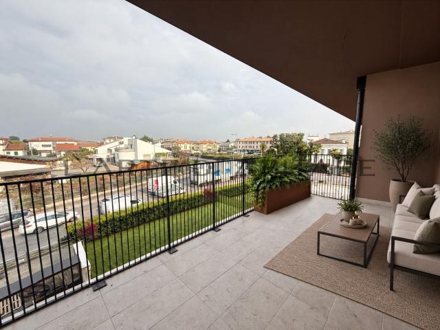 Appartamento in vendita di 119 m² in Via degli Alpini, 156