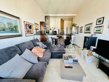 Appartamento in vendita di 119 m² in Via del Lavoro, 17
