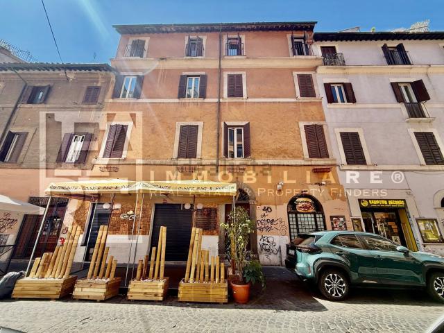 Appartamento in vendita di 119 m² in Via di San Francesco a Ripa, 166