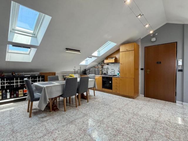 Appartamento in vendita di 119 m² in Via Natale Sandre, 36
