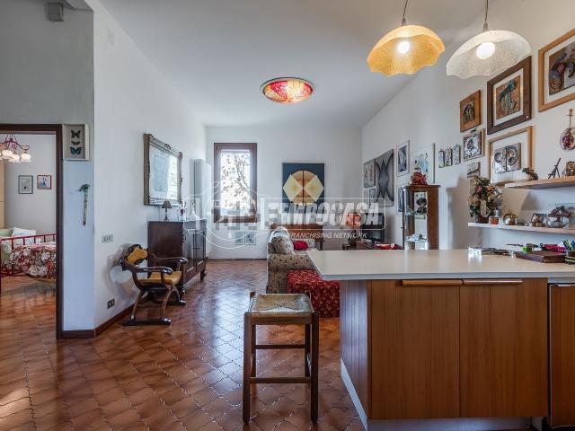 Appartamento in vendita di 119 m² in Via San Vitale Ovest