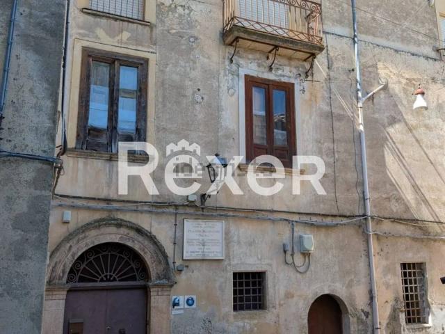 Appartamento in vendita di 119 m² in Via Ruggiero di Lauria