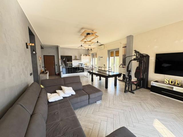 Appartamento in vendita di 119 m² in Via Trilussa, 133