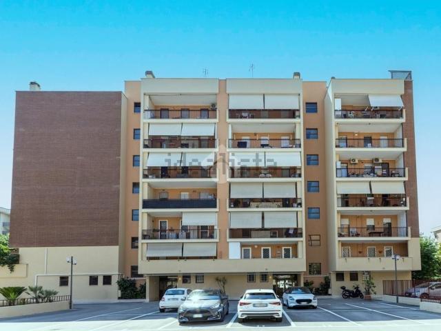 Appartamento in vendita di 119 m² in Viale della Grande Muraglia, 98