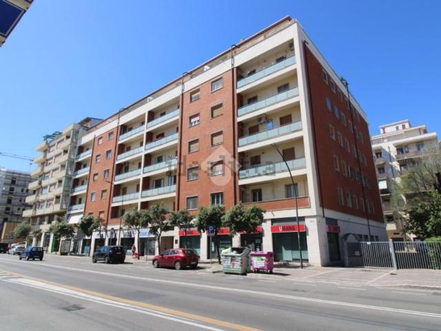 Appartamento in vendita di 119 m² in Viale G. Marconi, 270