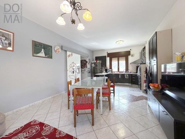 Appartamento in vendita di 119 m² in Viale Guglielmo Marconi, 103
