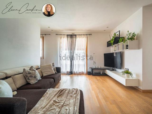 Appartamento in vendita di 119 m² in Vicolo Albino de Lazzari, 47