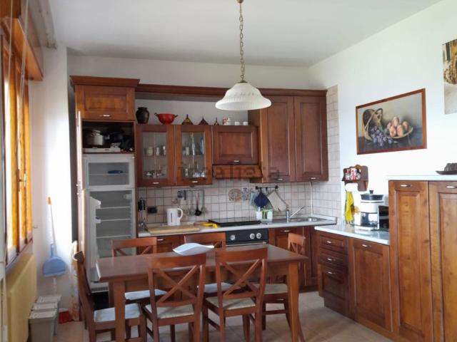 Appartamento in vendita di 119 m² in Circonvallazione Nord, 4