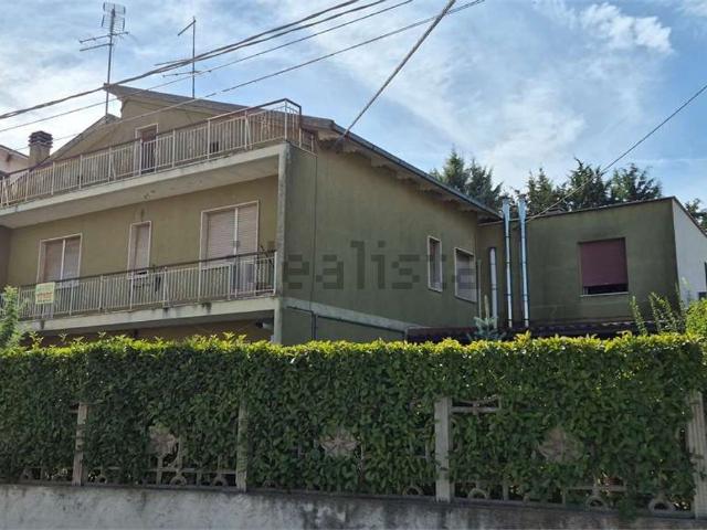 Appartamento in vendita di 119 m² in Contrada Crocetta Santa Maria, 15