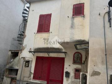 Appartamento in vendita di 120 m² in Via 5 Maggio, 10