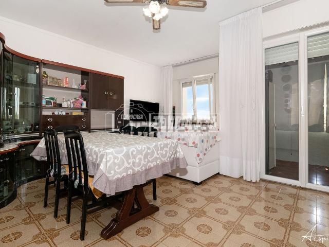 Appartamento in vendita di 120 m² in Via 9 Gennaio 1950, 6