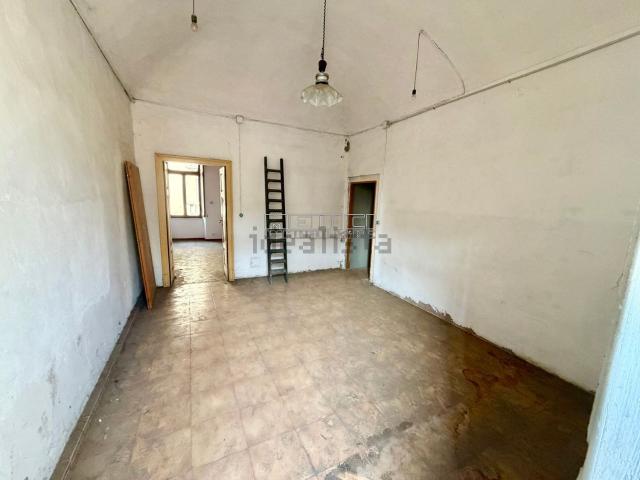 Appartamento in vendita di 120 m² in Via C. Benso di Cavour, 92