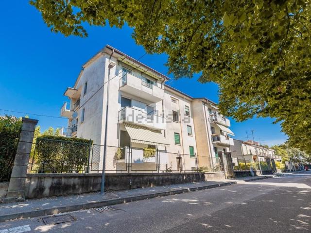 Appartamento in vendita di 120 m² in Via Conte O. Giacobazzi, 12
