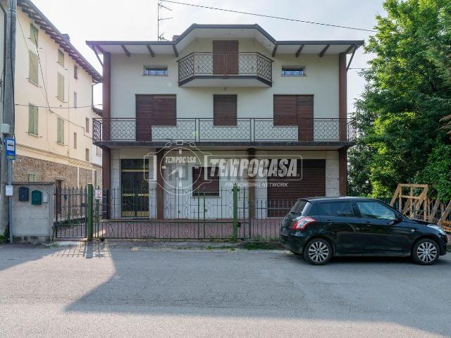Appartamento in vendita di 120 m² in Via Conte Sasso, 6