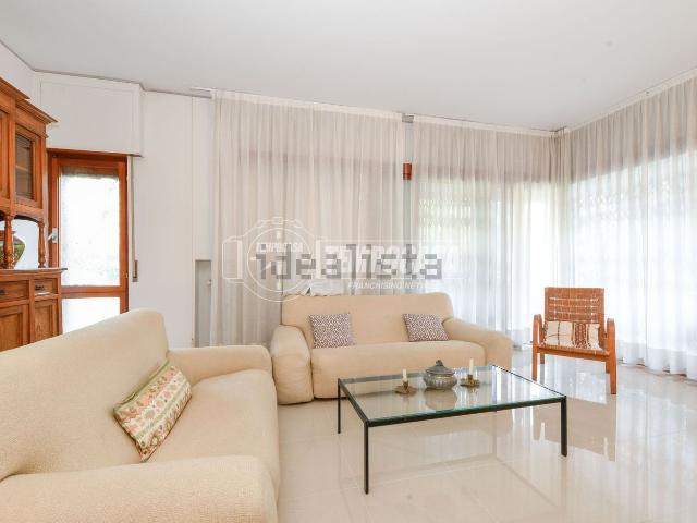 Appartamento in vendita di 120 m² in Via Cornella, 6