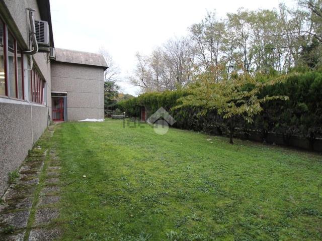 Appartamento in vendita di 120 m² in Via Caduti di Melissa, 14