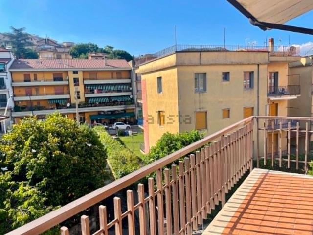 Appartamento in vendita di 120 m² in Via Calzella Carfagni, 54