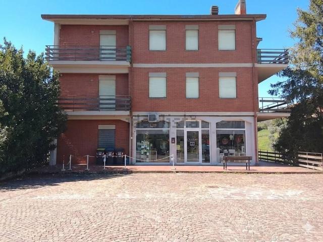 Appartamento in vendita di 120 m² in Via Capitonese
