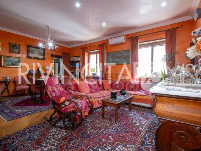Appartamento in vendita di 120 m² in Via Cardinal Sanfelice
