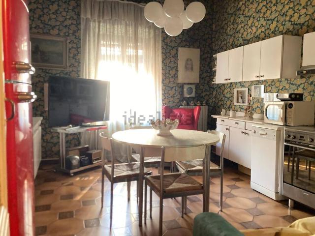 Appartamento in vendita di 120 m² in Via Carlo Cocastelli