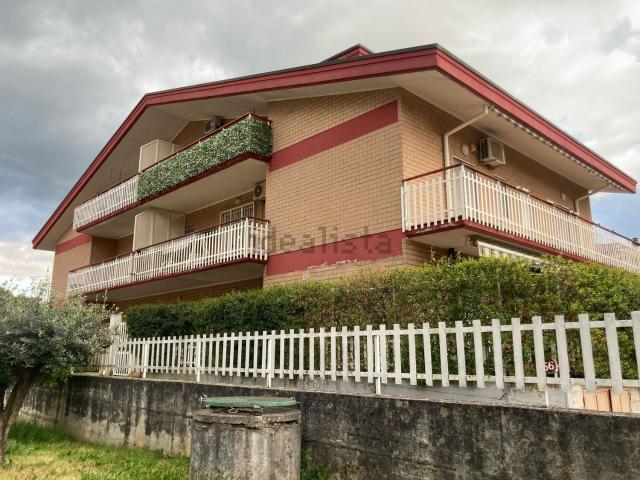 Appartamento in vendita di 120 m² in Via Carlo D&apos Aguanno