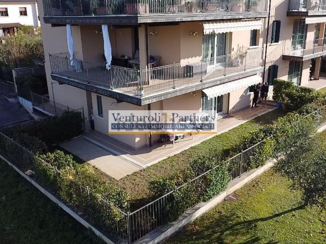 Appartamento in vendita di 120 m² in Via Centenaro