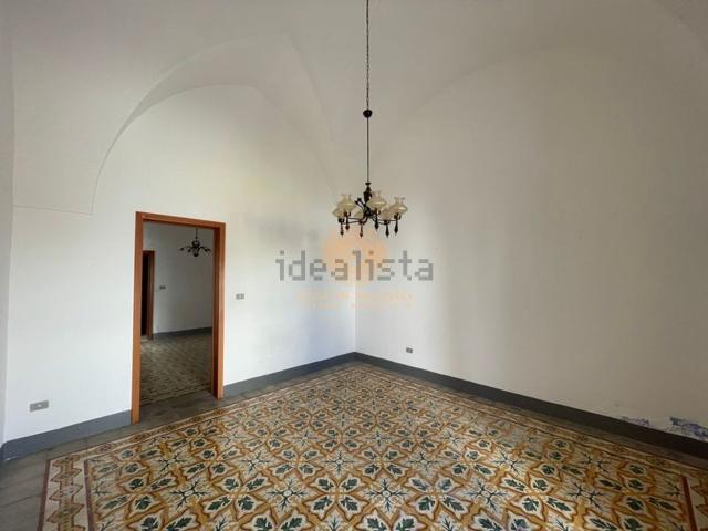 Appartamento in vendita di 120 m² in Via Cesare Battisti
