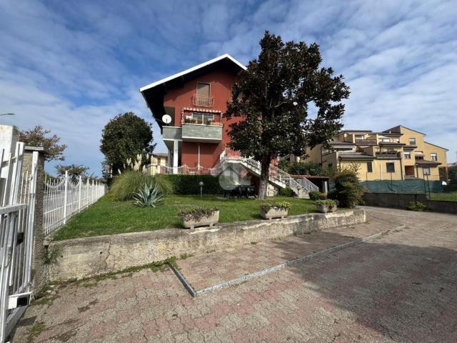 Appartamento in vendita di 120 m² in Via Circonvallazione, 4
