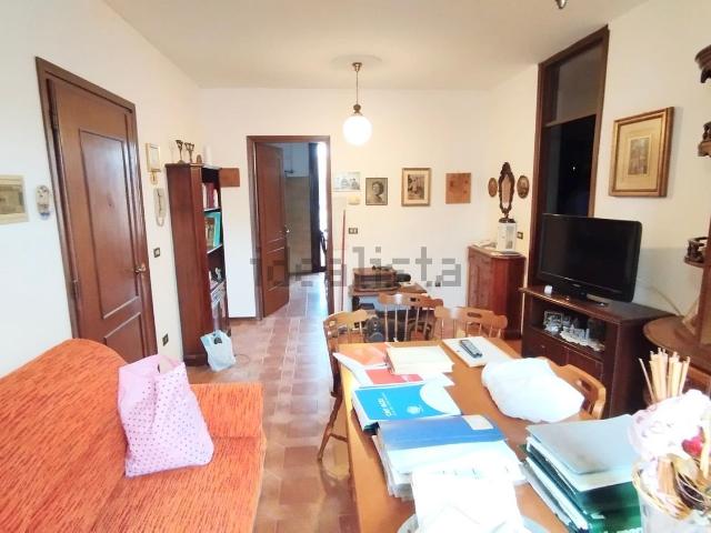 Appartamento in vendita di 120 m² in Via Circonvallazione, 23