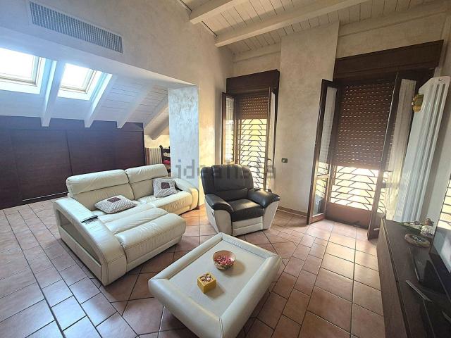 Appartamento in vendita di 120 m² in Via Cusago
