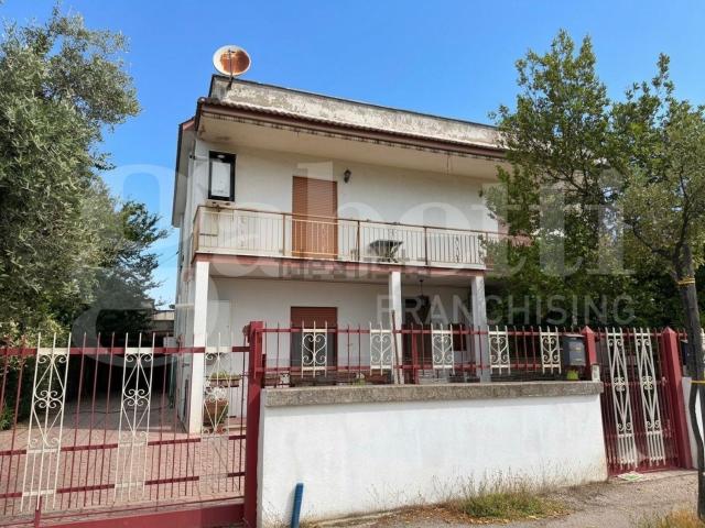 Appartamento in vendita di 120 m² in Via A. Toscanini, 45