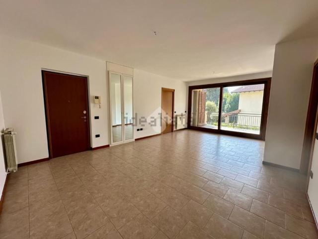 Appartamento in vendita di 120 m² in Via A. Locatelli, 64