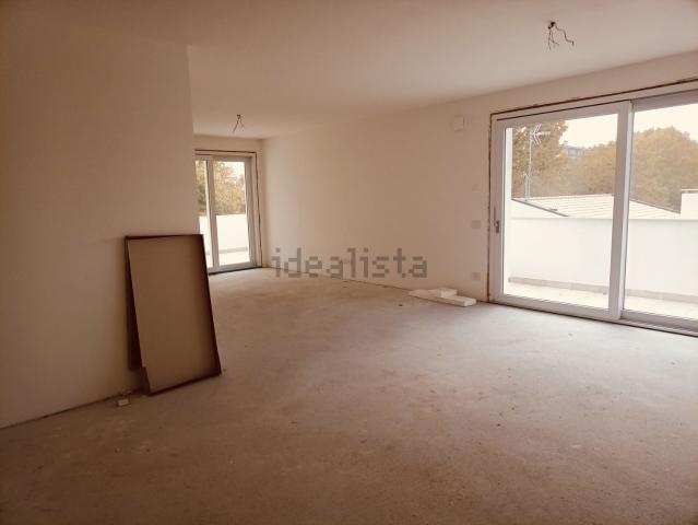 Appartamento in vendita di 120 m² in Via Antonio de Curtis, 27