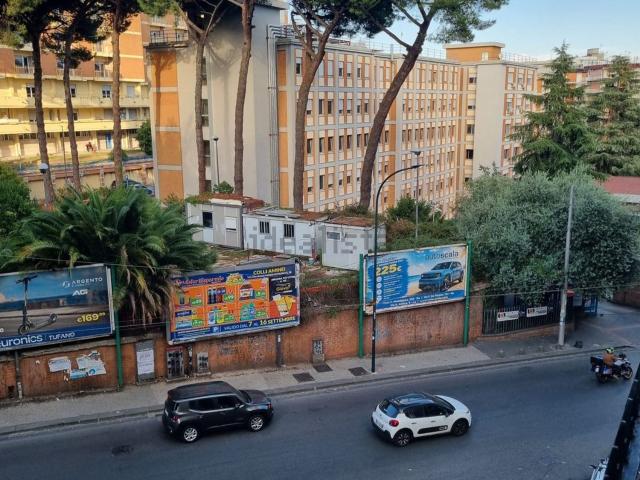 Appartamento in vendita di 120 m² in Via Antonio e Luigi Sementini