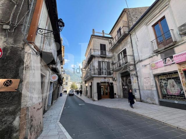 Appartamento in vendita di 120 m² in Via Antonio Gaetani