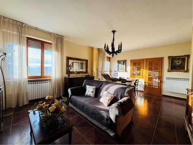 Appartamento in vendita di 120 m² in Via Andrea Costa, 34
