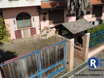 Appartamento in vendita di 120 m² in Via Andrea Palladio, 3