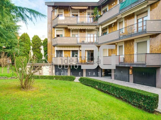 Appartamento in vendita di 120 m² in Via Andrea Strada
