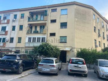 Appartamento in vendita di 120 m² in Via Acireale
