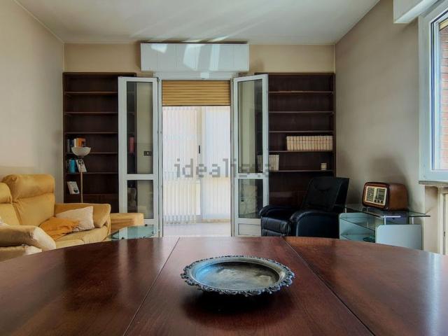 Appartamento in vendita di 120 m² in Via Adriano Aducco, 13