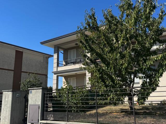 Appartamento in vendita di 120 m² in Via Alcide de Gasperi