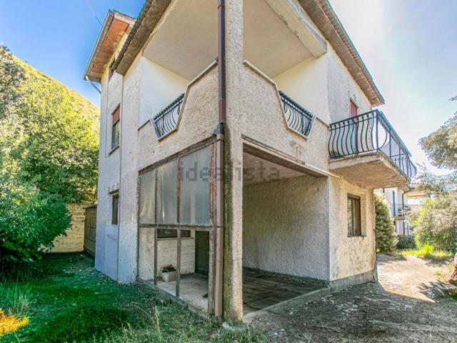 Appartamento in vendita di 120 m² in Via Alessandro Pezzotti, 54