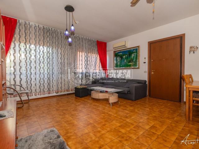 Appartamento in vendita di 120 m² in Via Arturo Toscanini, 269